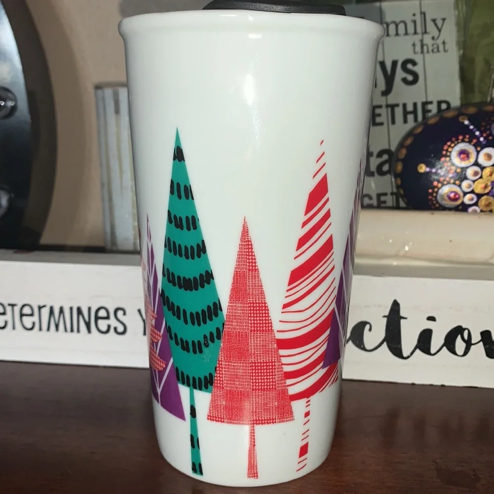 Starbucks 2017 11 oz Coffee Ceramic Christmas Tumbler Mug Lid EUC